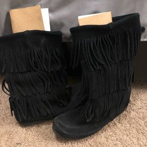 Minnetonka moccasin boots
